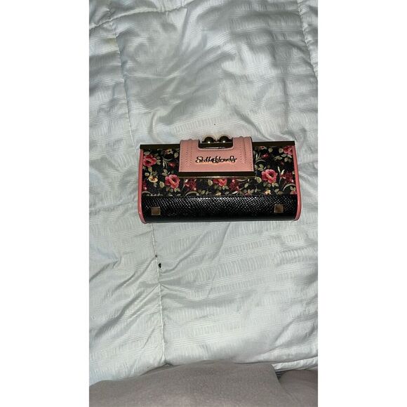 Sally Young Women's Black Floral Clutch Wallet with Card Storage - Picture 5 of 5